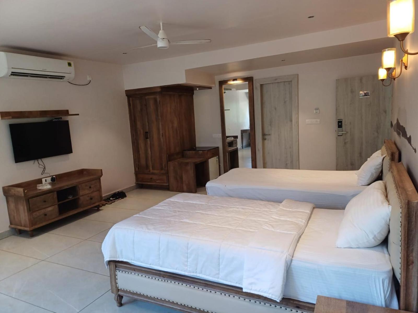 Ariena By Spree Hotels Goa Morjim Exterior foto